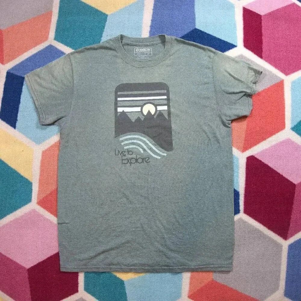Magellan green Live to Explore Graphic Short Sleeve Shirt Men's‎ size Medium
